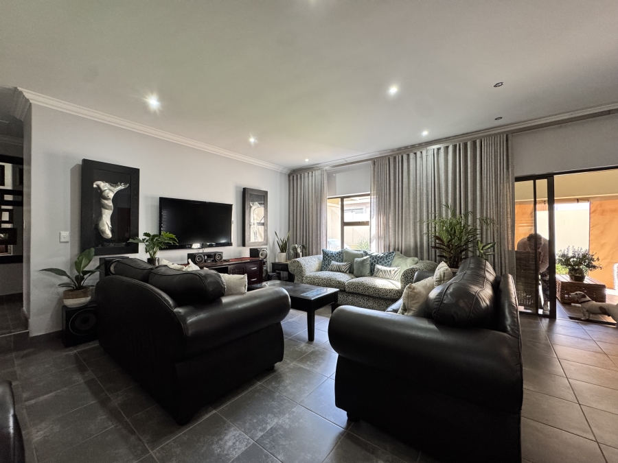 To Let 3 Bedroom Property for Rent in Wilkoppies North West
